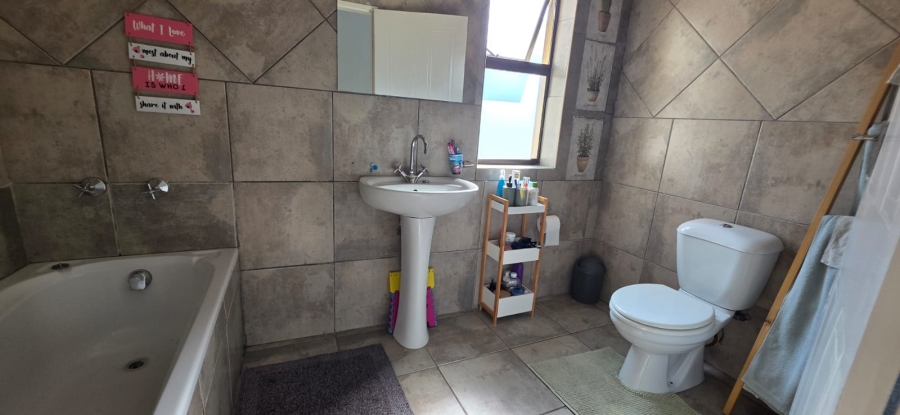 3 Bedroom Property for Sale in Melodie North West
